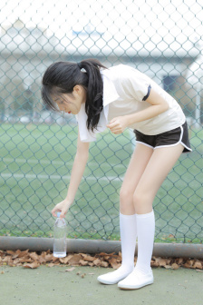 小雪把双腿打开给老杨看5